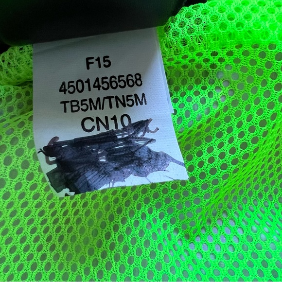 The North Face Hyvent Waterproof Shell Jacket - Picture 4 of 9